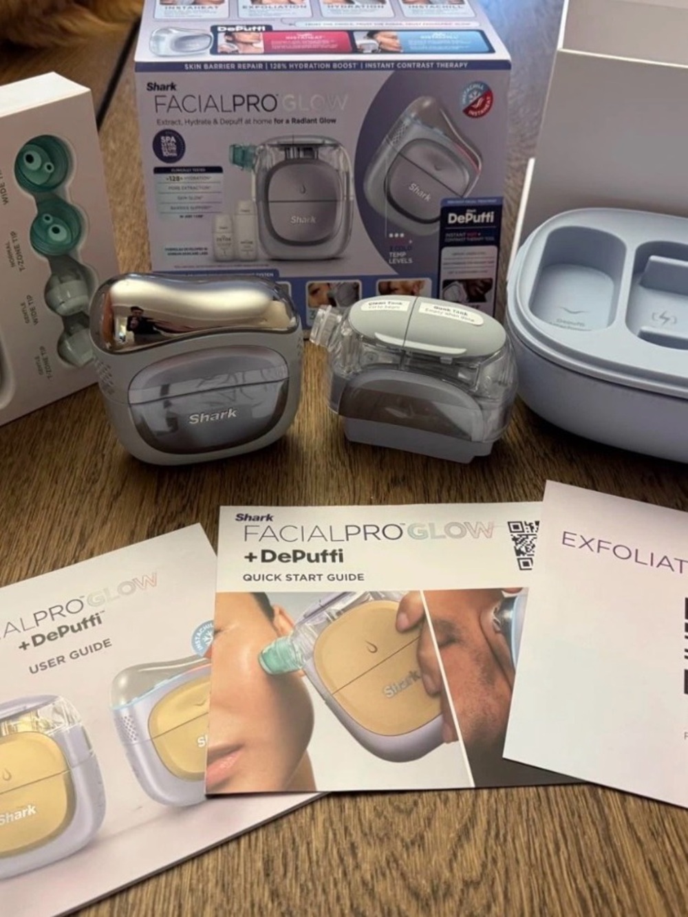 Shark FacialPro Glow + DePuffti Skincare Device - Silver